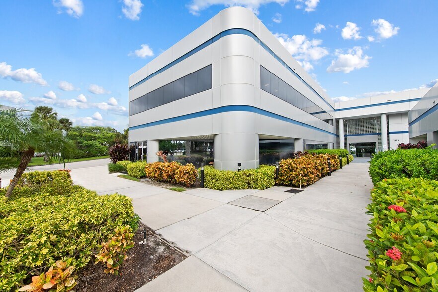 More Photos Of 3323 W Commercial Blvd, Fort Lauderdale Office For Sale