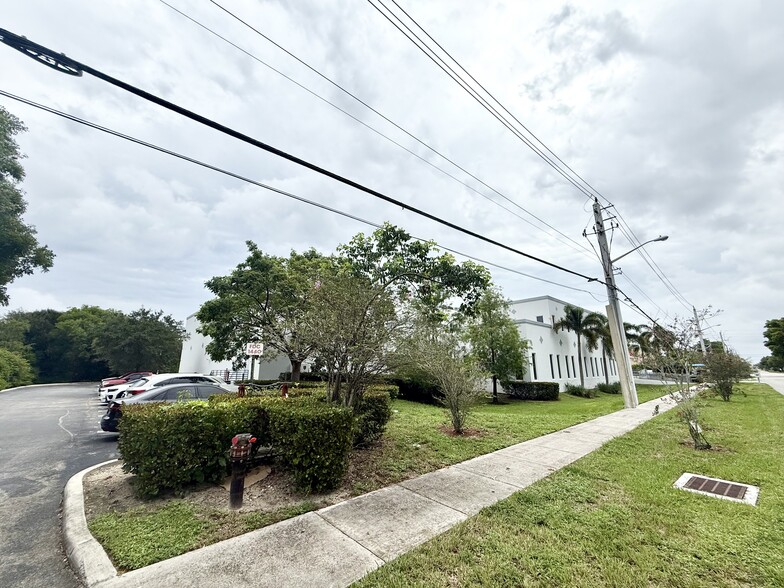More Photos Of 1440 SW 28th Ave, Pompano Beach Warehouse For Sale
