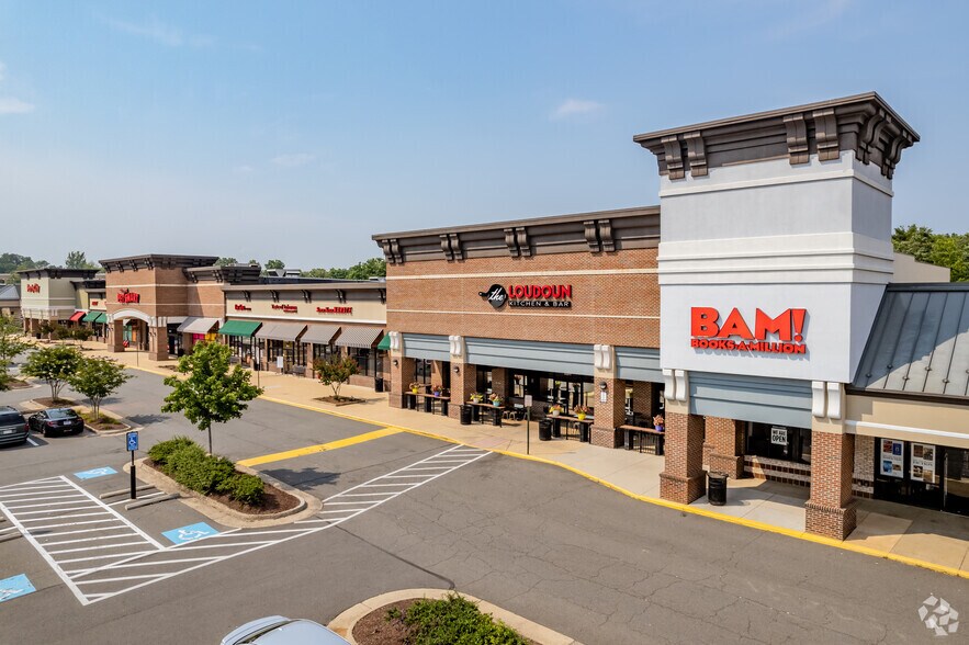 Primary Photo Of 510-550 E Market St, Leesburg Unknown For Lease