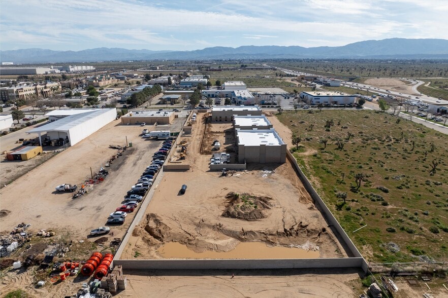 More Photos Of 1133 W Avenue L12, Lancaster Light Distribution For Lease