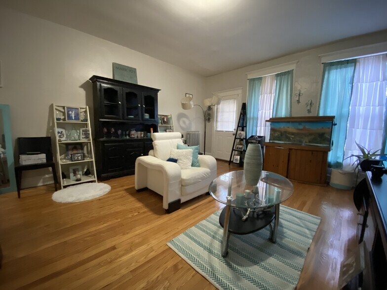 More Photos Of 5847-5849 S Michigan Ave, Chicago Apartments For Sale