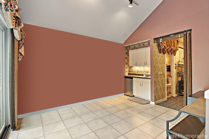 More Photos Of 401 E Park Ave, Libertyville Freestanding For Sale