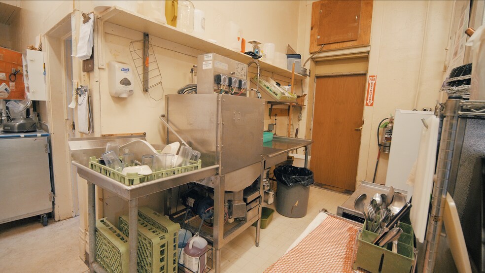 More Photos Of 102 Elkader St, Strawberry Point Hotel For Sale