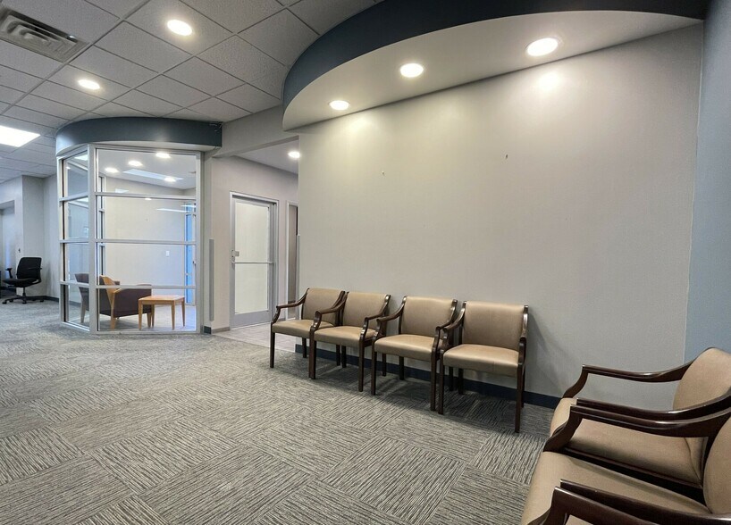 More Photos Of 1615 NW 80th Blvd, Gainesville Office For Sale