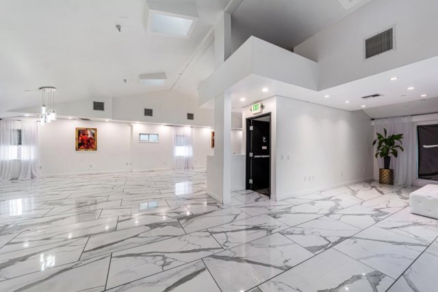 More Photos Of 4225 Crenshaw Blvd, Los Angeles Bar For Lease