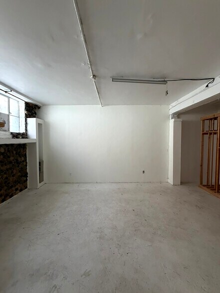 More Photos Of 2220-2228 W 7th St, Los Angeles Freestanding For Lease