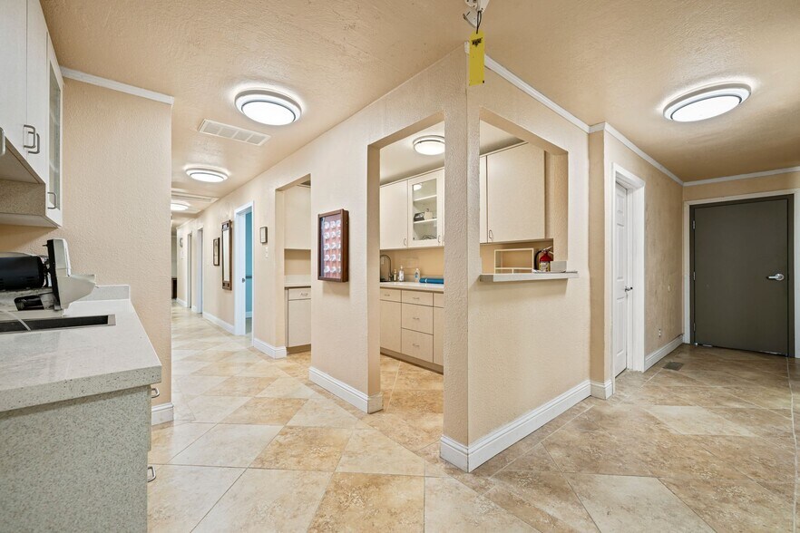 More Photos Of 7001 Greenback Ln, Citrus Heights Medical For Sale