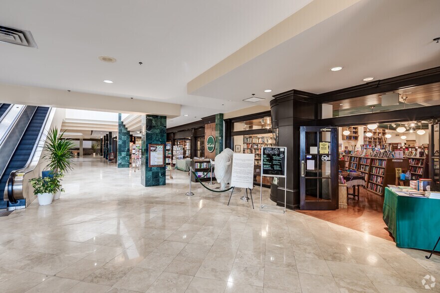 More Photos Of 1900 NW Expressway, Oklahoma City Office For Lease