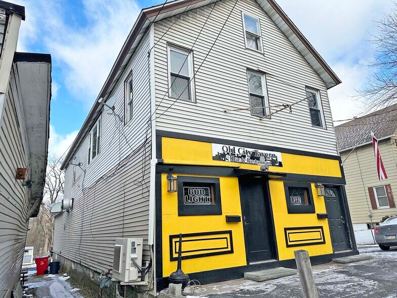 More Photos Of 129 Pike St, Carbondale Bar For Sale