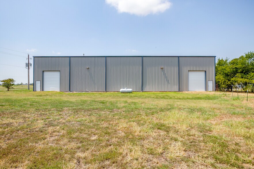 More Photos Of 1635 N FM 156, Ponder Unknown For Lease