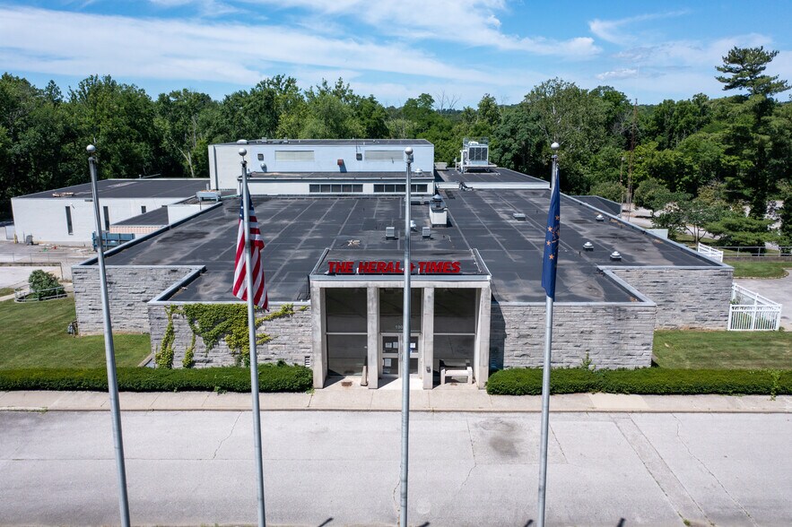 More Photos Of 1900 S Walnut St, Bloomington Manufacturing For Sale