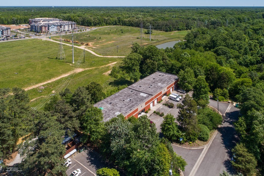 More Photos Of 225-245 Granite Springs Rd, Richmond Light Distribution For Lease