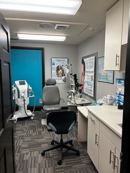 More Photos Of 2204 Crestmoor Rd, Nashville Medical For Lease