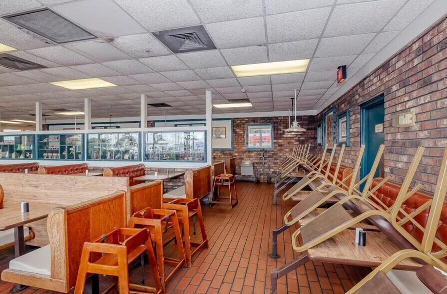 More Photos Of 4201 N Navarro St, Victoria Fast Food For Sale