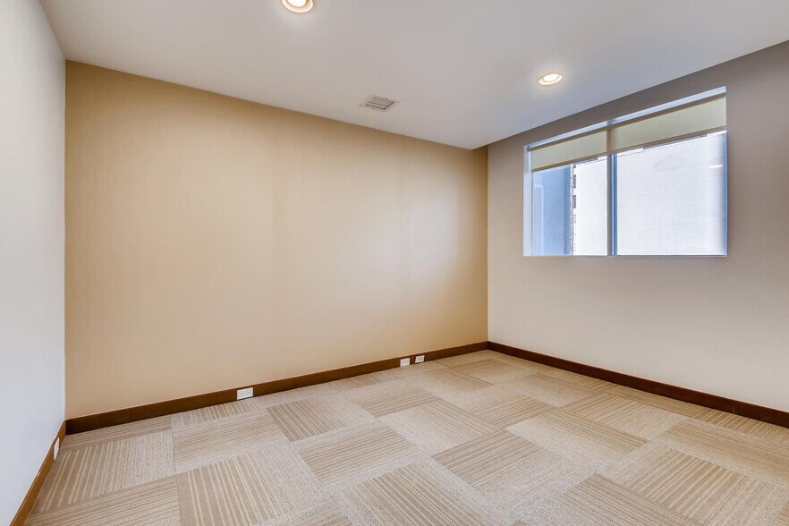More Photos Of 228 S 4th St, Las Vegas Office For Sale