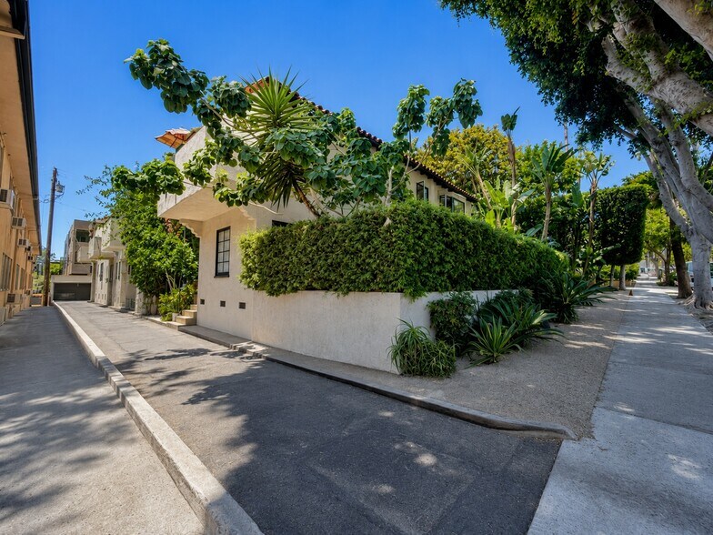 More Photos Of 1269 Havenhurst Dr, West Hollywood Multifamily For Sale