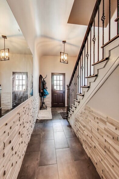 More Photos Of 1103 W Grand Ave, Chicago Apartments For Sale