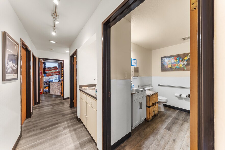 More Photos Of 23282 Peralta Dr, Laguna Hills Warehouse For Sale