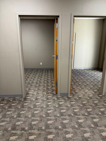 More Photos Of 202 1st St SE, Mason City Office For Lease