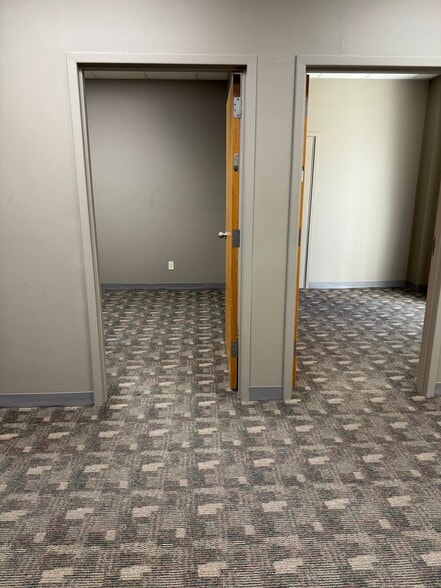 More Photos Of 202 1st St SE, Mason City Office For Lease