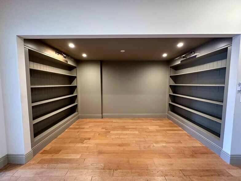 More Photos Of 2301-2309 Main St, Santa Monica Storefront Retail Office For Lease