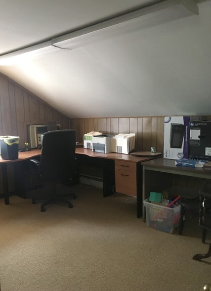 More Photos Of 54 Fremont St, New London Office Residential For Sale