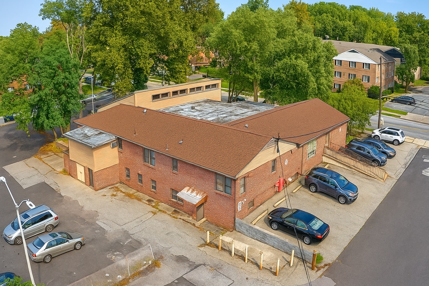 More Photos Of 306 W Logan St, Norristown Medical For Sale