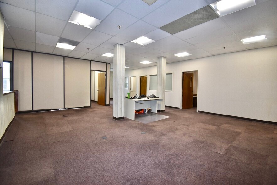 More Photos Of 118 N Church St, Jackson Office For Sale