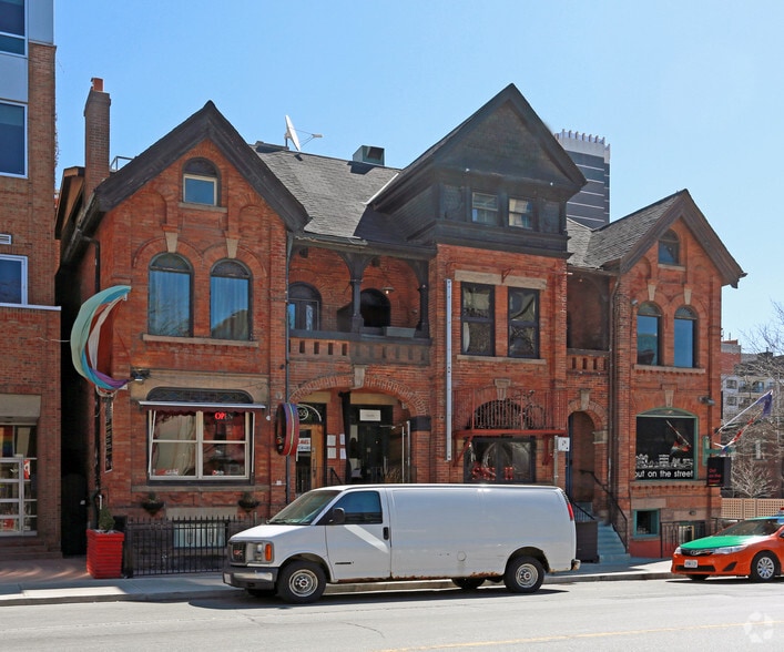 More Photos Of 551-555 Church St, Toronto Storefront For Sale