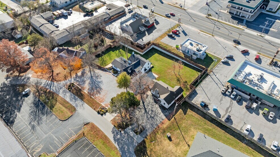 More Photos Of 2049 S Brentwood Blvd, Springfield Office For Sale