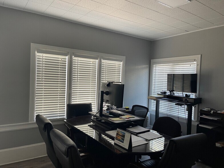 More Photos Of 370 Grand Ave, Oakland Office Residential For Lease