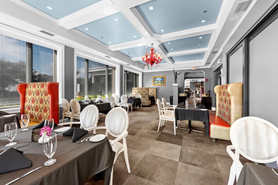 More Photos Of 655 2nd Ave S, Saint Petersburg Restaurant For Sale