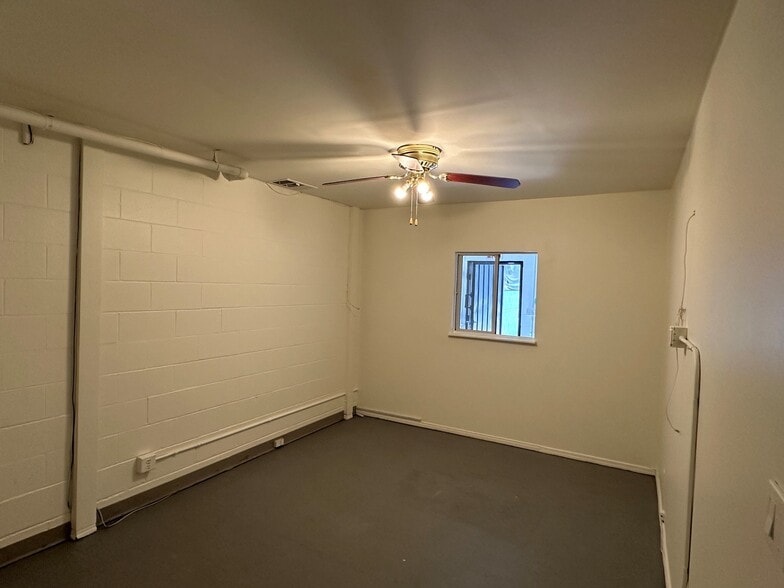 More Photos Of 11435 Chandler Blvd, North Hollywood Research And Development For Sale