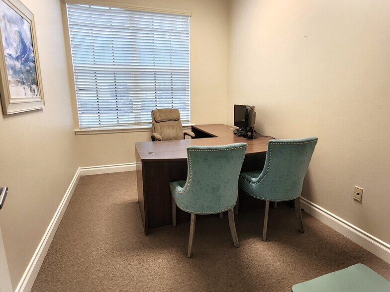 More Photos Of 8195 N Wickham Rd, Melbourne Office For Lease
