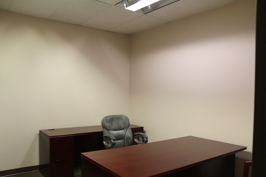 More Photos Of 801 S Durkin Dr, Springfield Office For Sale