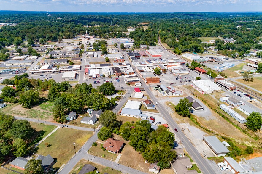 More Photos Of 217 Sparkman St SW, Hartselle Warehouse For Sale