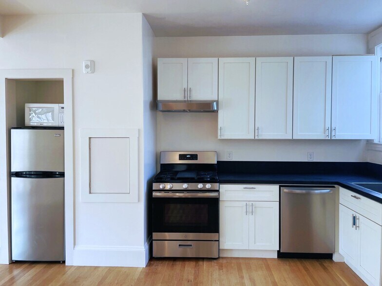 More Photos Of 221 San Jose Ave, San Francisco Apartments For Sale