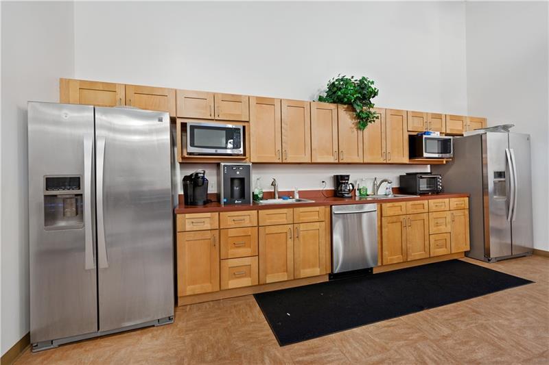 More Photos Of 7025 Clairton Rd, West Mifflin Flex For Lease