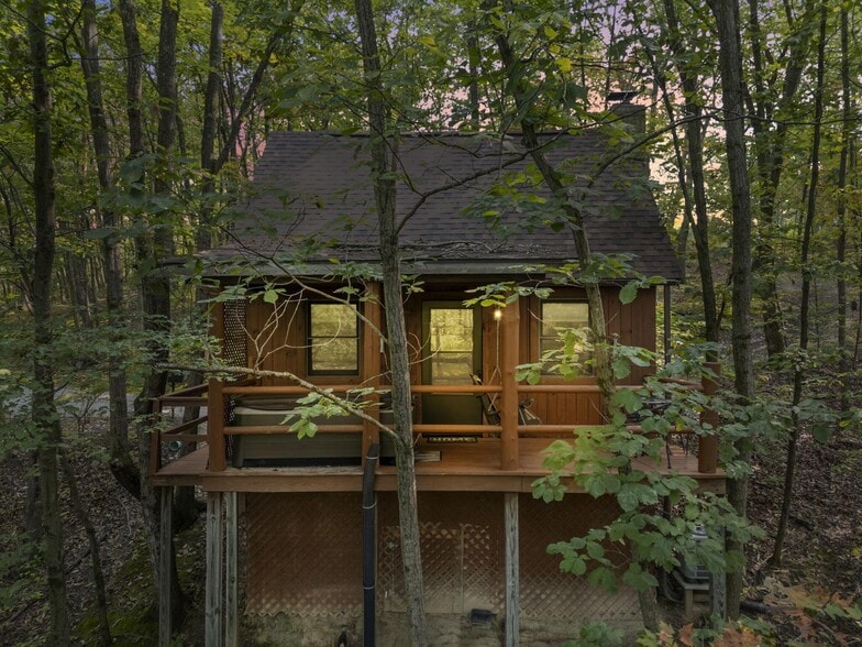 Primary Photo Of 14801 Burcham Rd, Logan Hotel For Sale
