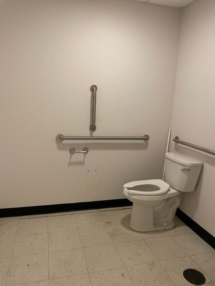 More Photos Of 44-78 Worchester Dr, Falling Waters Unknown For Lease