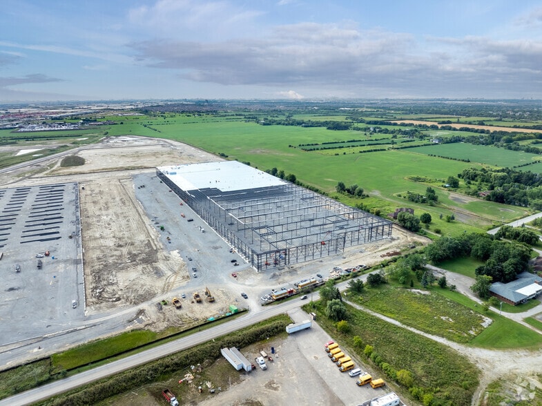 More Photos Of 5405 Countryside Dr, Brampton Warehouse For Lease