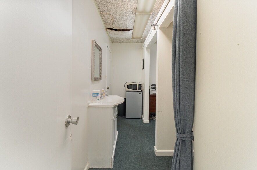 More Photos Of 6005 Silver Star Rd, Orlando Medical For Sale