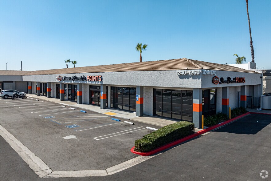 More Photos Of 1240-1260 W 7th St, Upland Unknown For Lease