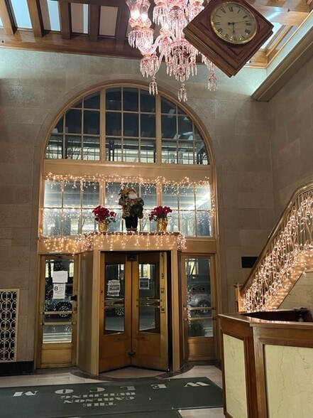 More Photos Of 636 Church St, Evanston Office Residential For Lease