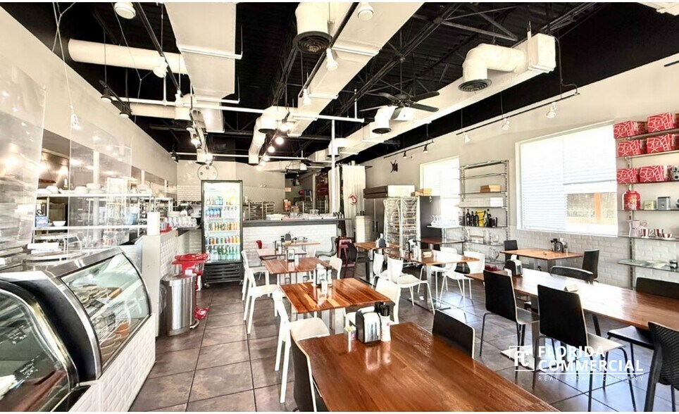 More Photos Of 3980 NW Federal Hwy, Jensen Beach General Retail For Lease
