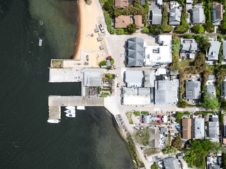 More Photos Of 21 Broadway ave, Fair Harbor Storefront Retail Residential For Sale