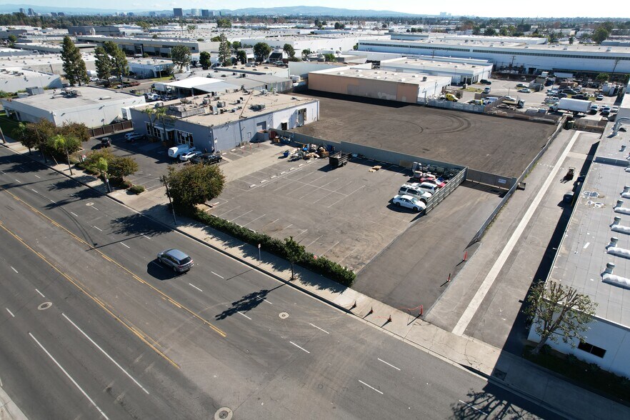 More Photos Of 3700 W Warner Ave, Santa Ana Warehouse For Lease