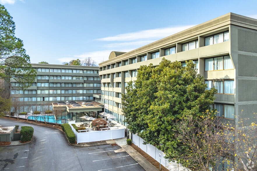 More Photos Of 2055 S Park Pl SE, Atlanta Hotel For Sale