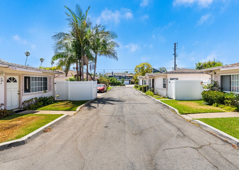 More Photos Of 384 E 16th St, Costa Mesa Apartments For Sale