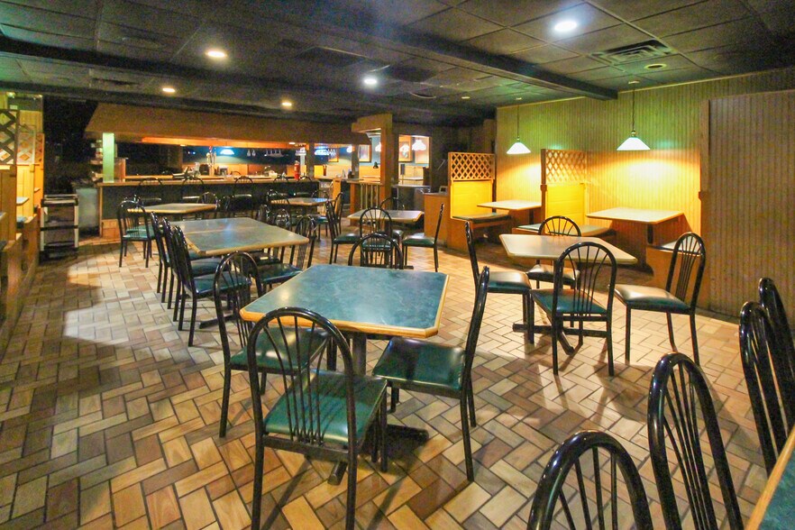 More Photos Of 1420 W Jackson St, Macomb Restaurant For Sale